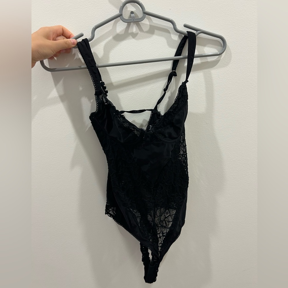 Urban lace bodysuit